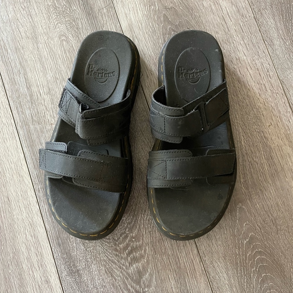 Dr. Martens Chilton sandals